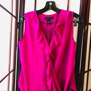 Fuschia sleeveless blouse M